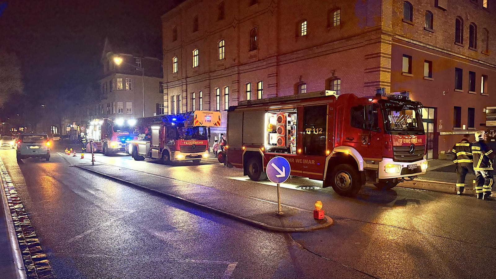 Universit-ts-Bibliothek-in-Weimar-evakuiert-Gro-einsatz-sorgt-f-r-Verkehrsbehinderungen
