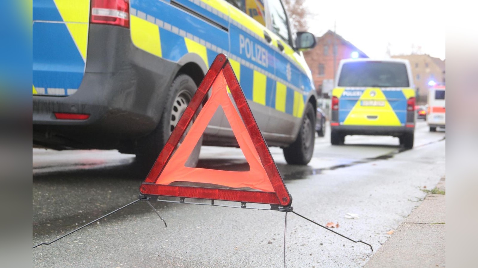 Mopedfahrerin-bei-Unfall-an-Geraer-Kreuzung-leicht-verletzt