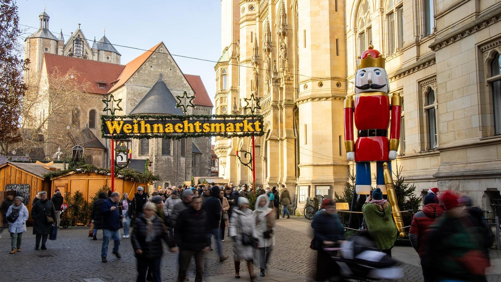 Braunschweiger-Weihnachtsmarkt-ge-ffnet-Das-sind-die-Angebote-der-ersten-Woche