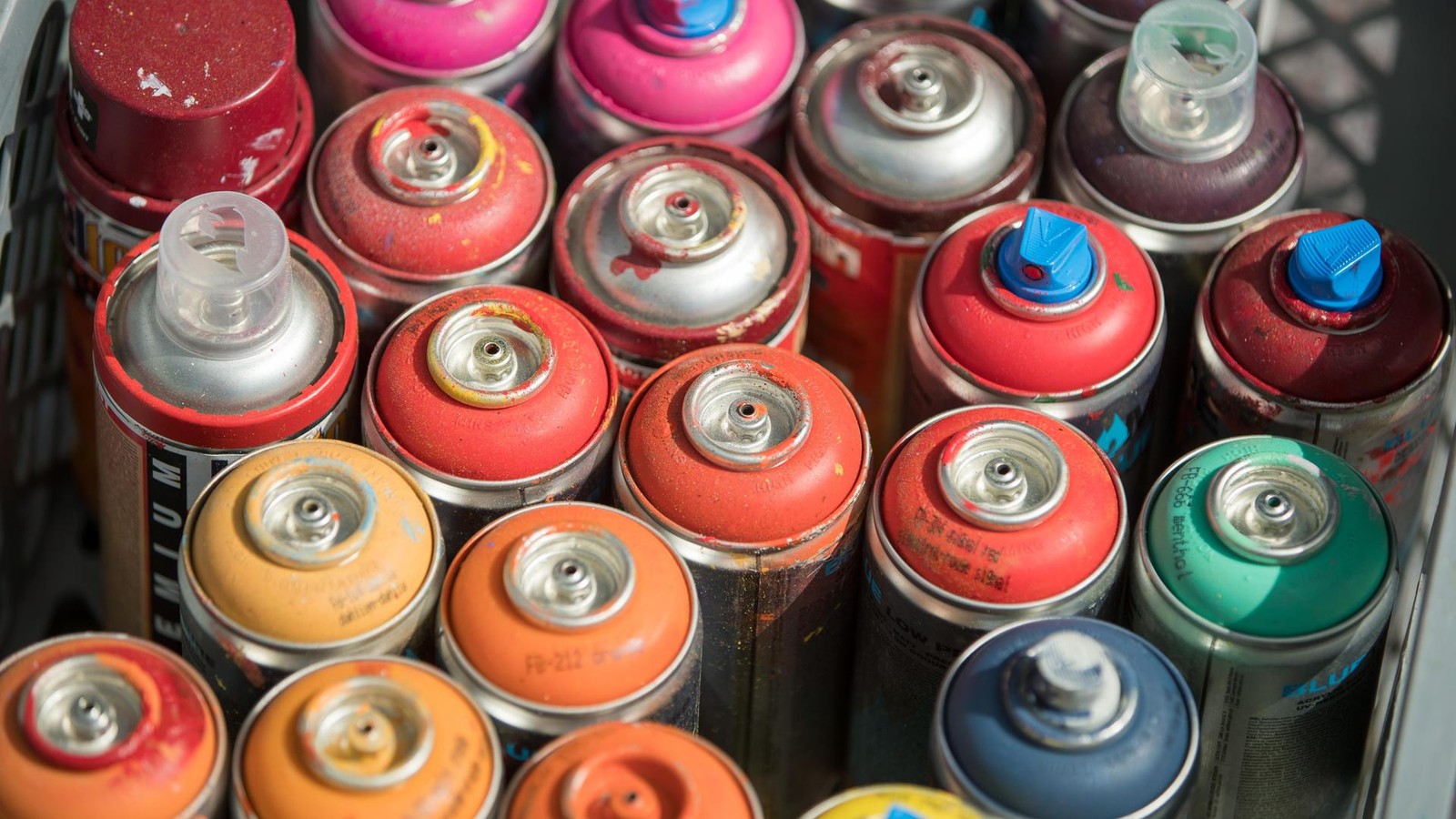 Graffiti-in-Weimar-Unbekannte-beschmieren-Auflieger-mit-Hass-Botschaften-gegen-die-Polizei