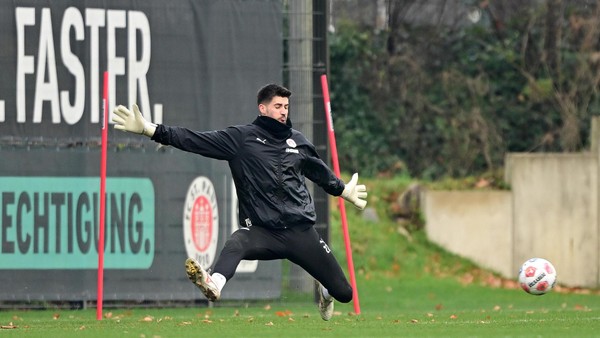 Trotz Patzer-Serie: Hier ist St. Paulis Vasilj der beste Torwart der Liga