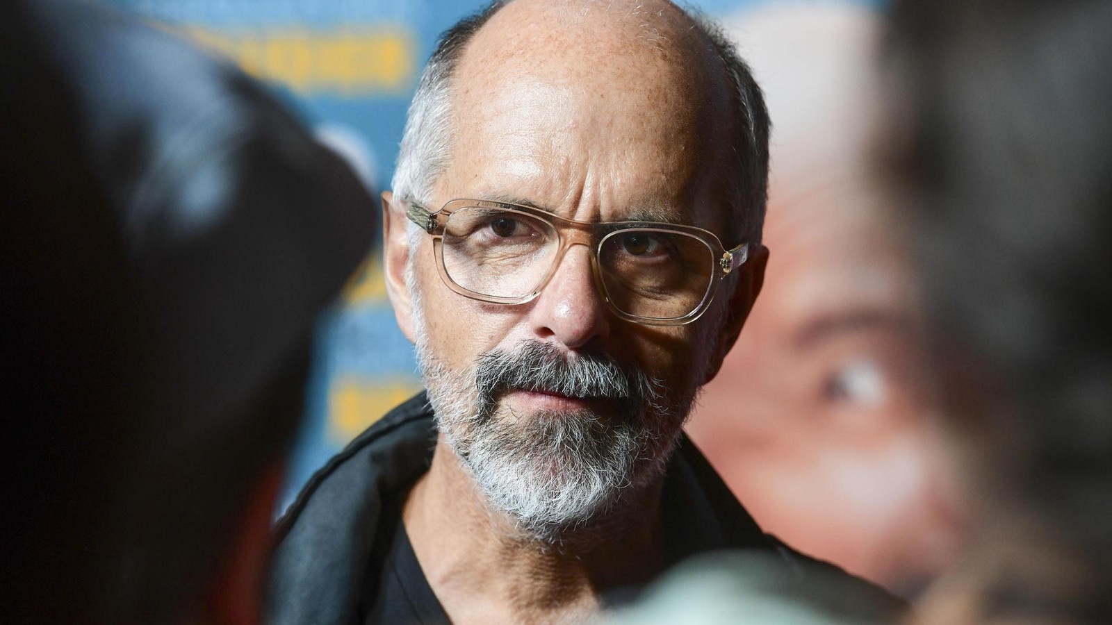 Warum-Christoph-Maria-Herbst-wieder-Klobrillenbart-tr-gt