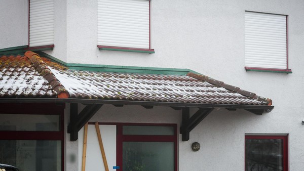 Ermittler finden fünf Tote an drei Tatorten – Verdacht richtet sich gegen Familienvater