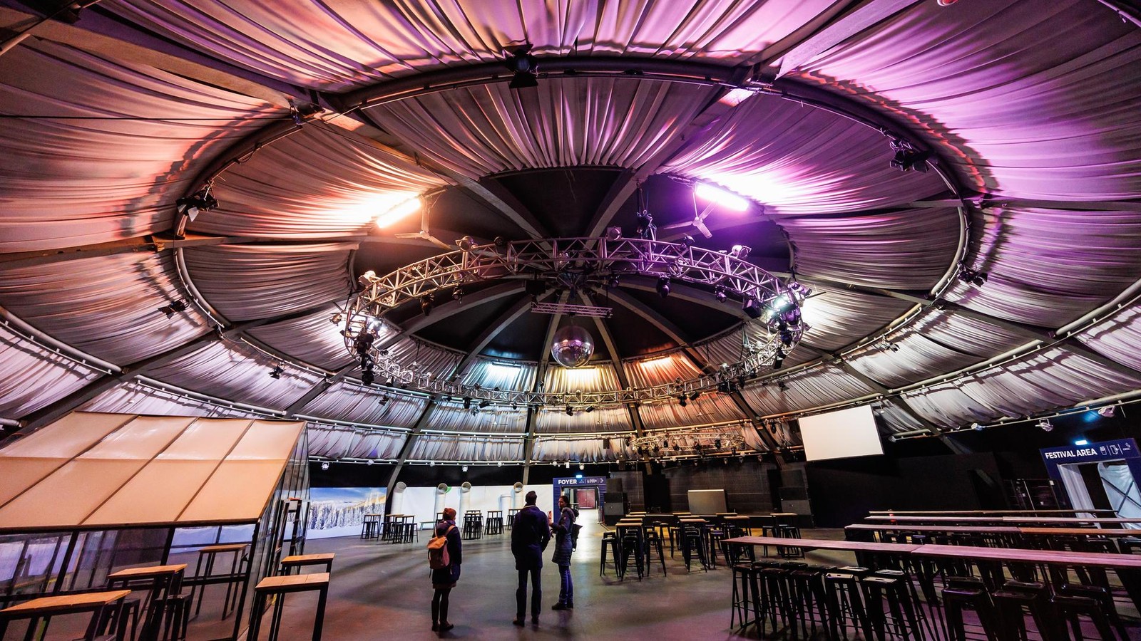 Spektakel-auf-der-Trabrennbahn-So-entsteht-das-Weihnachtsevent