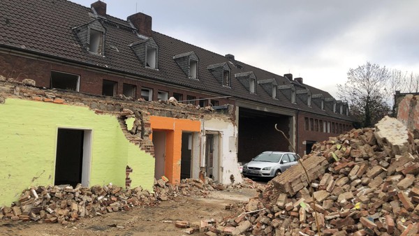 Mammutaufgabe – dieses Riesen-Gebäude verschwindet aus der Peiner Innenstadt