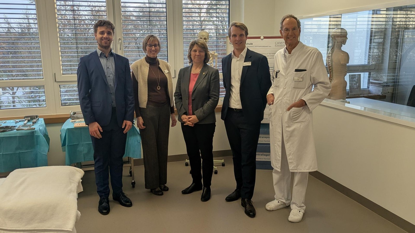 Reinbeks-neuer-Pflegecampus-Gesundheitsministerin-ist-begeistert