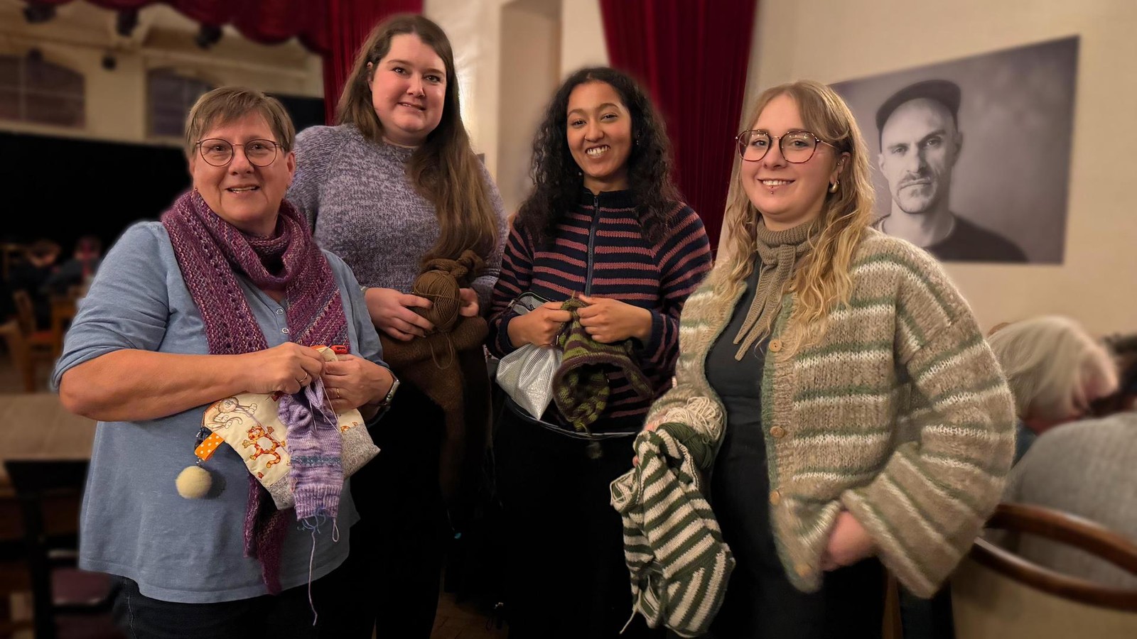 Junge-Erfurterinnen-gr-nden-Strick-Treff-und-landen-einen-Volltreffer