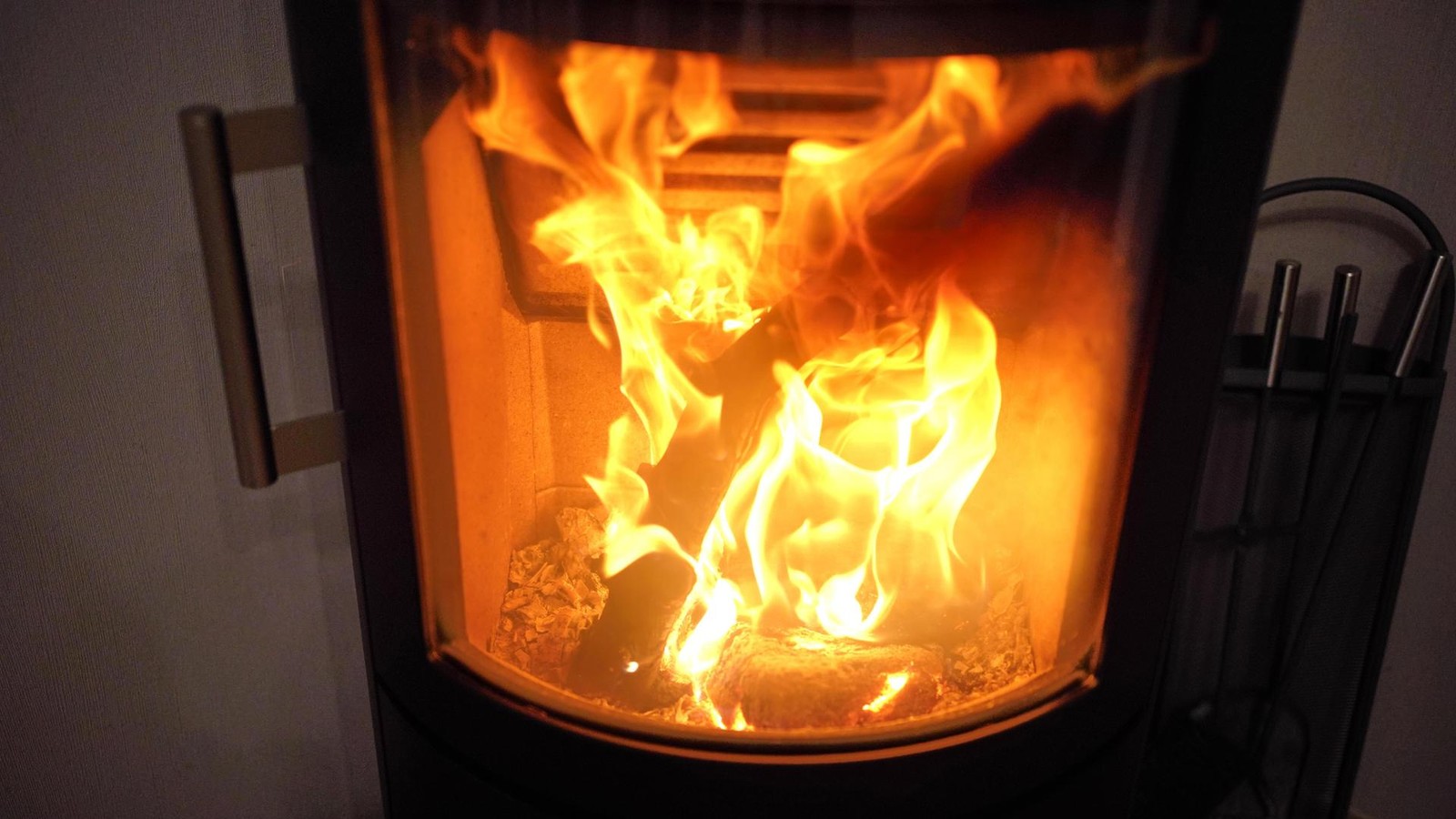 Neue-Heizsaison-Was-Kaminbesitzer-jetzt-wissen-m-ssen