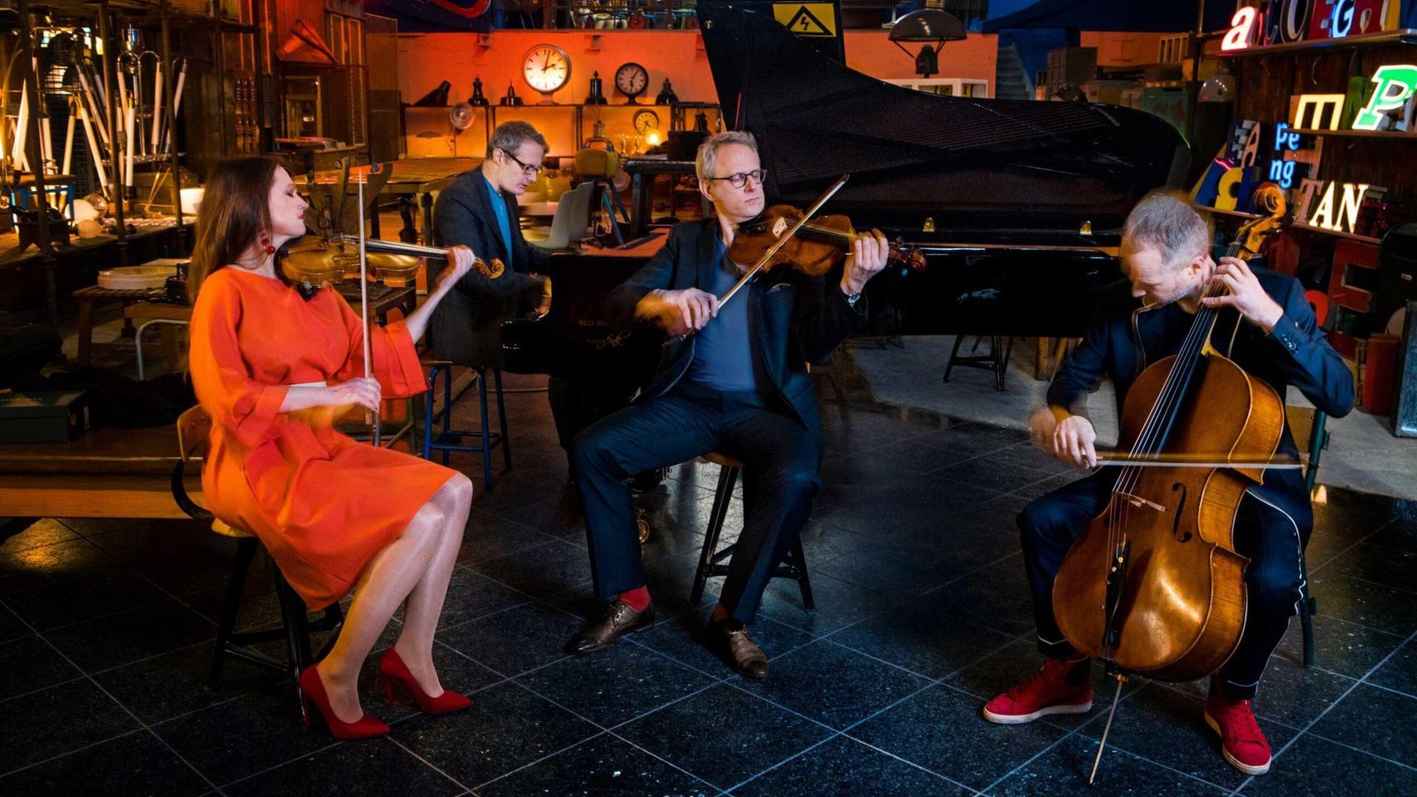 Elbphilharmonie-Das-Publikum-jubelt-ber-Morgen-kommt-der-Weihnachtsmann-