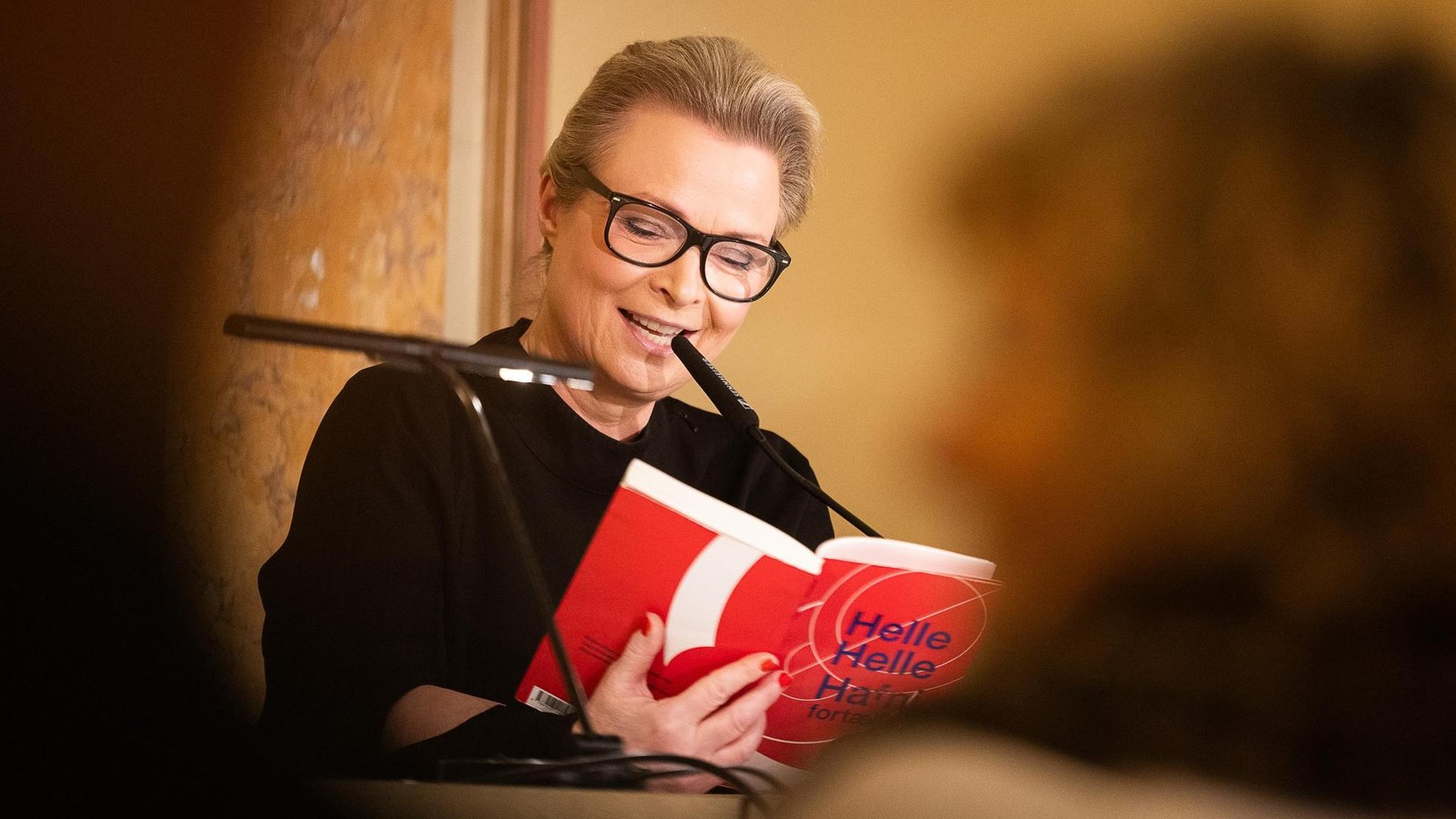 Lesung-in-Hamburg-macht-Lust-auf-Schnaps-Auf-zur-B-cherflut-nach-Island-