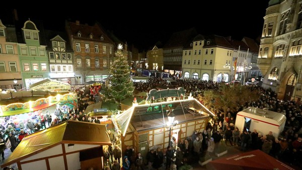 Kurz vor der Eröffnung: Alle Infos zum Helmstedter Weihnachtsmarkt 2025