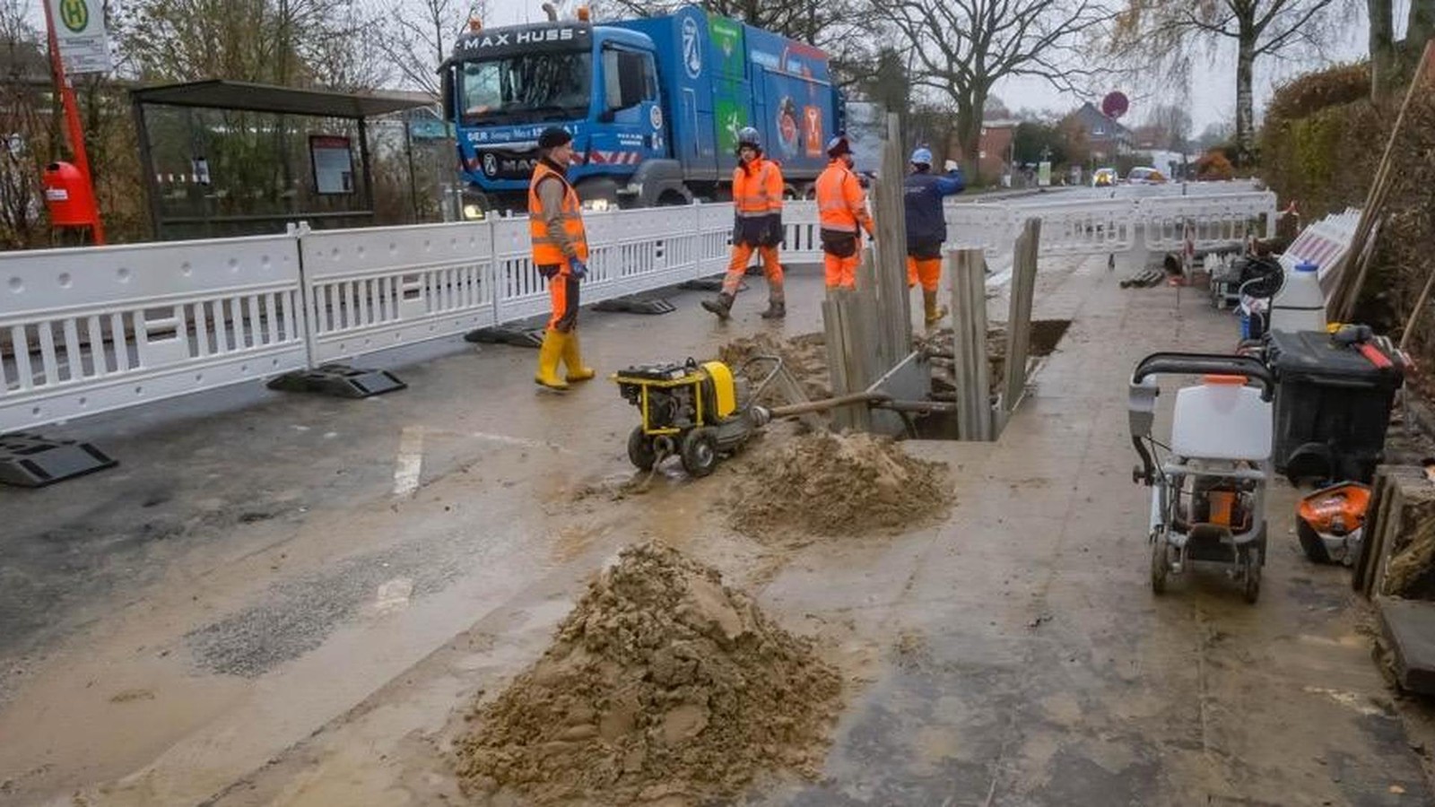 Wasserrohrbruch-in-Farmsen-Berne-Warum-Grundsch-ler-zu-Hause-bleiben-mussten