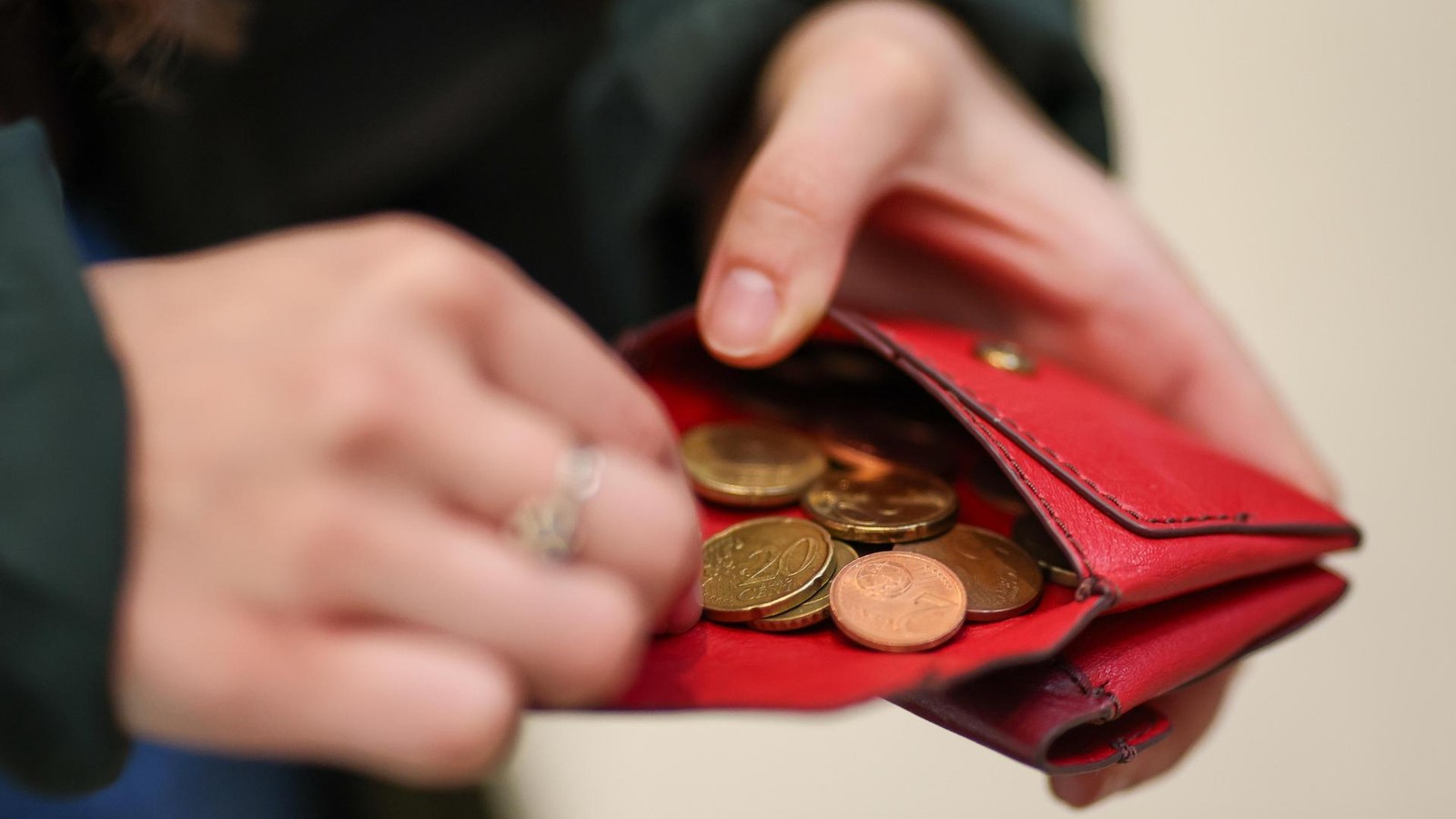 Jeder-F-nfte-in-Th-ringen-von-Armut-betroffen