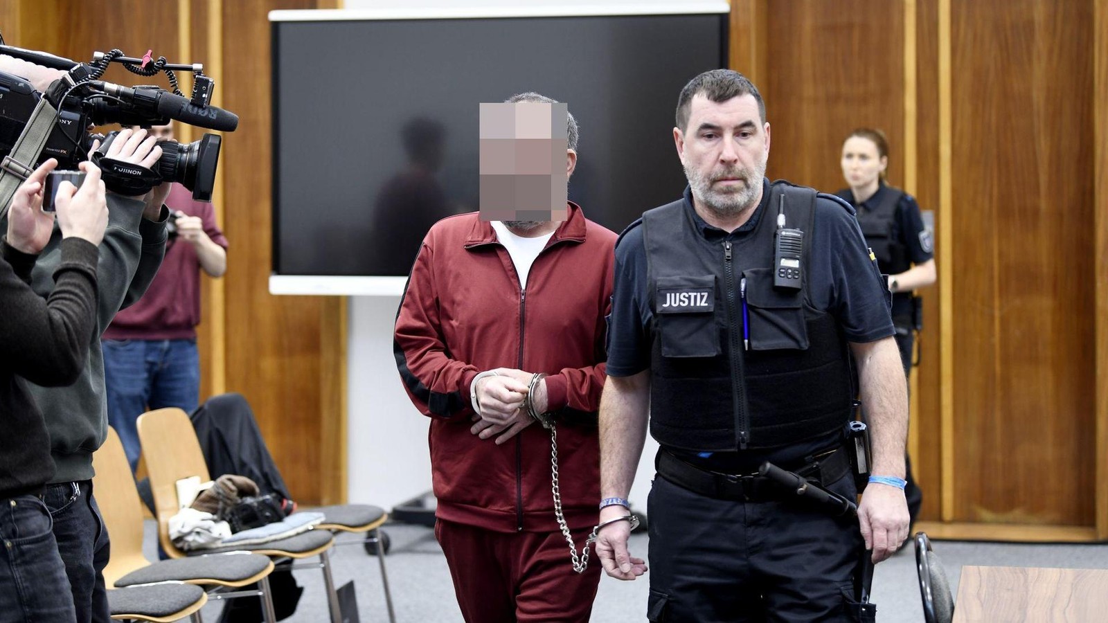 brandanschlag-in-stra-enbahn-in-gera-wie-eine-ffentliche-hinrichtung