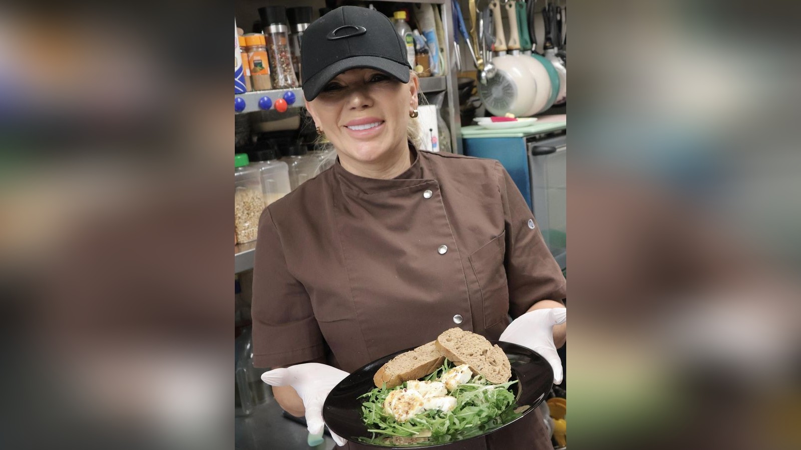 Multitalent-in-Zeulenroda-Hier-kocht-backt-und-serviert-die-Chefin-noch-selbst