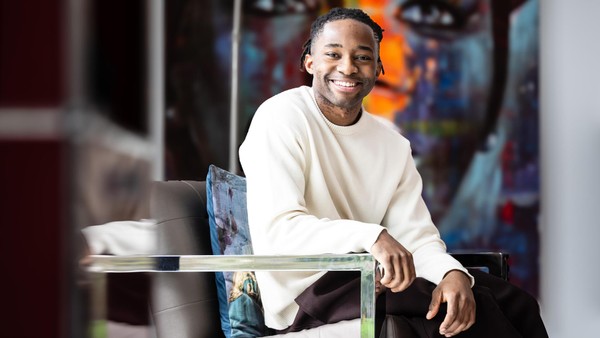 Nach der Wildnis auf die Leinwand: Mülheimer startet als Schauspieler durch