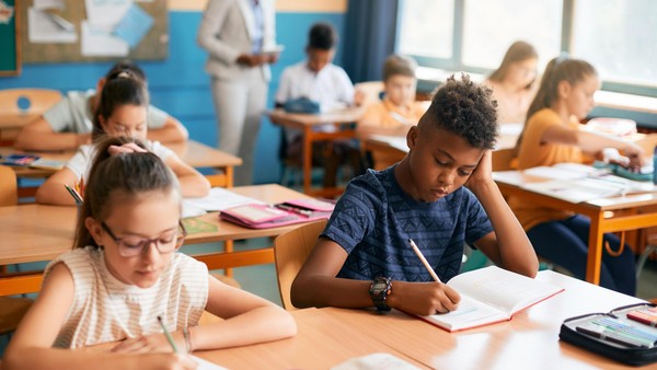 NRW-Schulleitungen senden Hilferuf: „Schule soll alle Probleme lösen“
