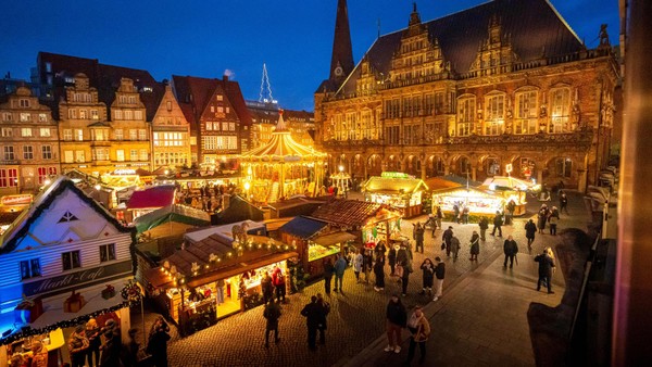 Mit dem Deutschlandticket zu den schönsten Weihnachtsmärkten um Hamburg