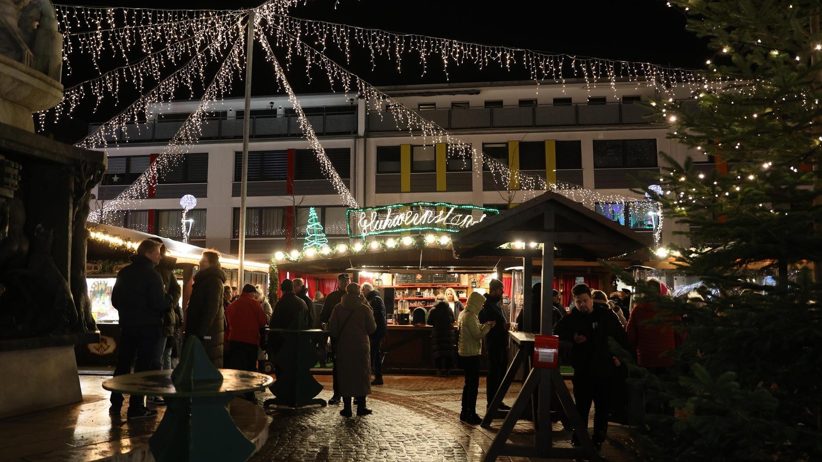 Pop-Gl-hwein-und-Party-Das-ist-in-Salzgitter-alles-um-Heiligabend-los