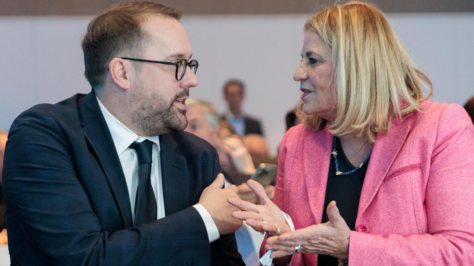 -Gehen-durch-Schmerz-Ronzheimer-und-Koelbel-mit-Preis-geehrt