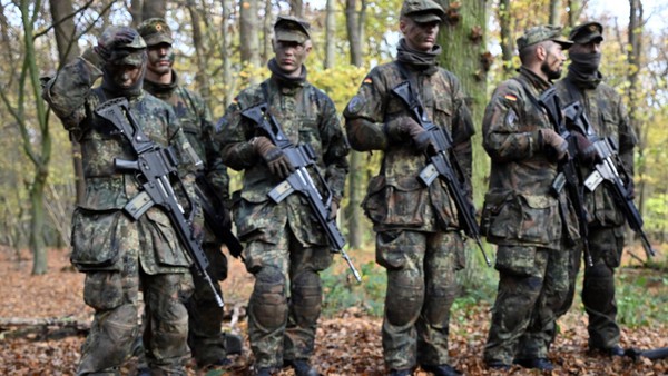 Wehrdienst: Musterung für alle jungen Männer – Experte fand es „furchtbar“