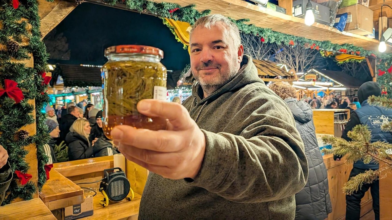 Erfurts-liebster-Weihnachtsbaum-Rupfi-gibt-es-jetzt-zu-trinken