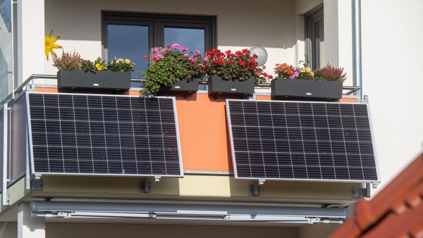 Balkonkraftwerke gerade montiert und schon gab es Stress mit Nachbarn