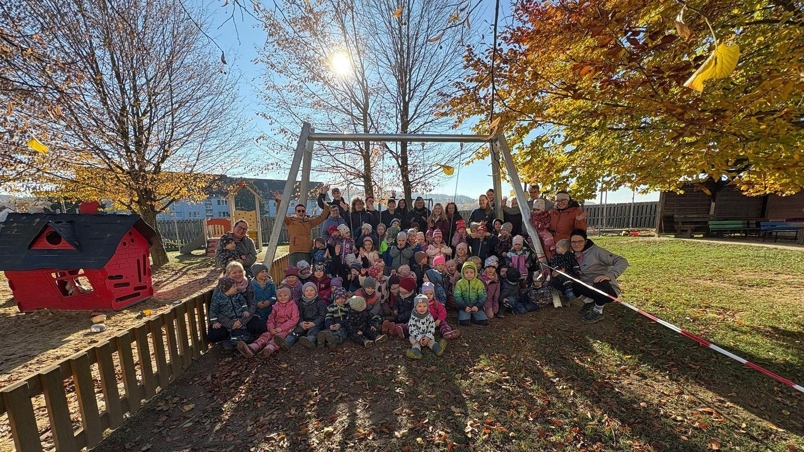 Kreis-Greiz-Schaukeln-f-r-ein-Kinderlachen-die-Nachrichten-zum-Wochenende