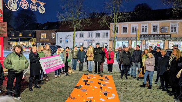 Orange Day in Neukirchen-Vluyn: Starkes Zeichen gegen Gewalt an Frauen