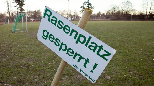 Fußballplätze gesperrt: Die ersten Spiele werden abgesagt - eine Übersicht