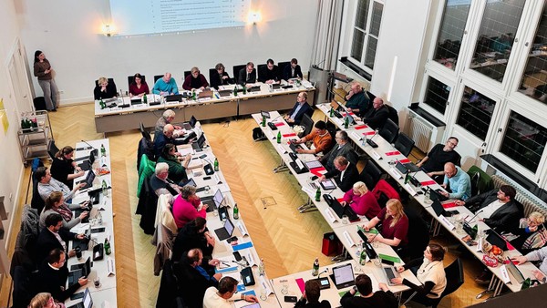 Was war denn da los? Security-Einsatz bei Ratssitzung in Hattingen