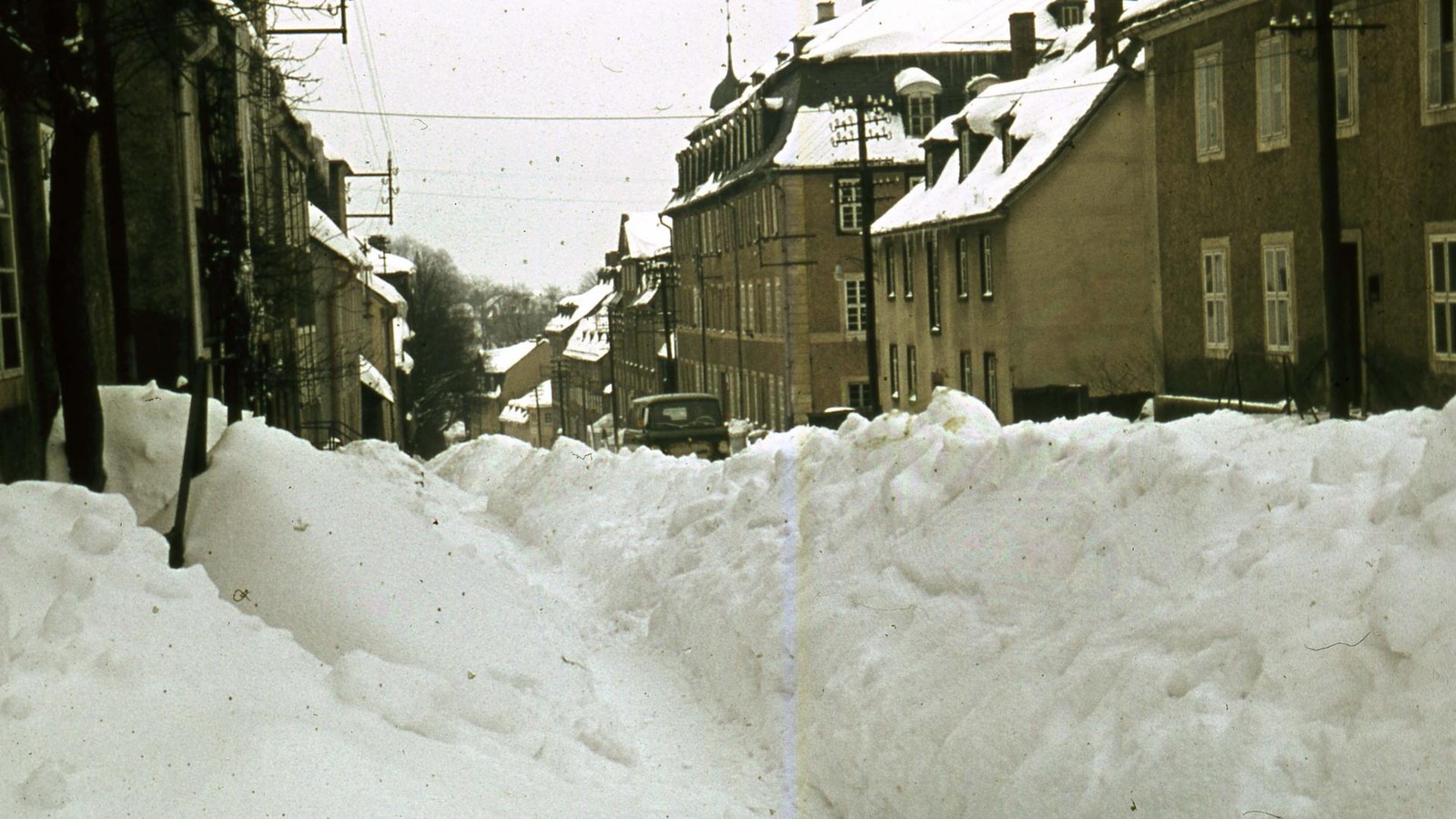 Erkenntnis-im-Saale-Orla-Kreis-Die-Feinde-des-Sozialismus-sind-zur-ck