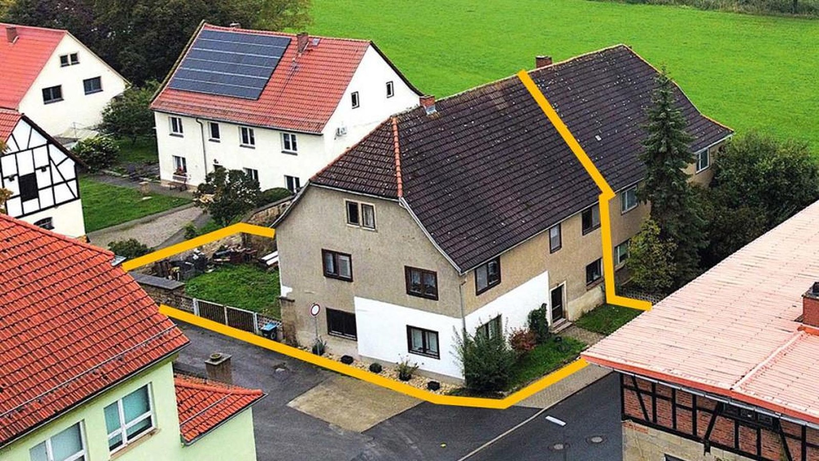 Bieterschlacht-um-Doppelhaush-lfte-in-einem-Ortsteil-von-Rudolstadt