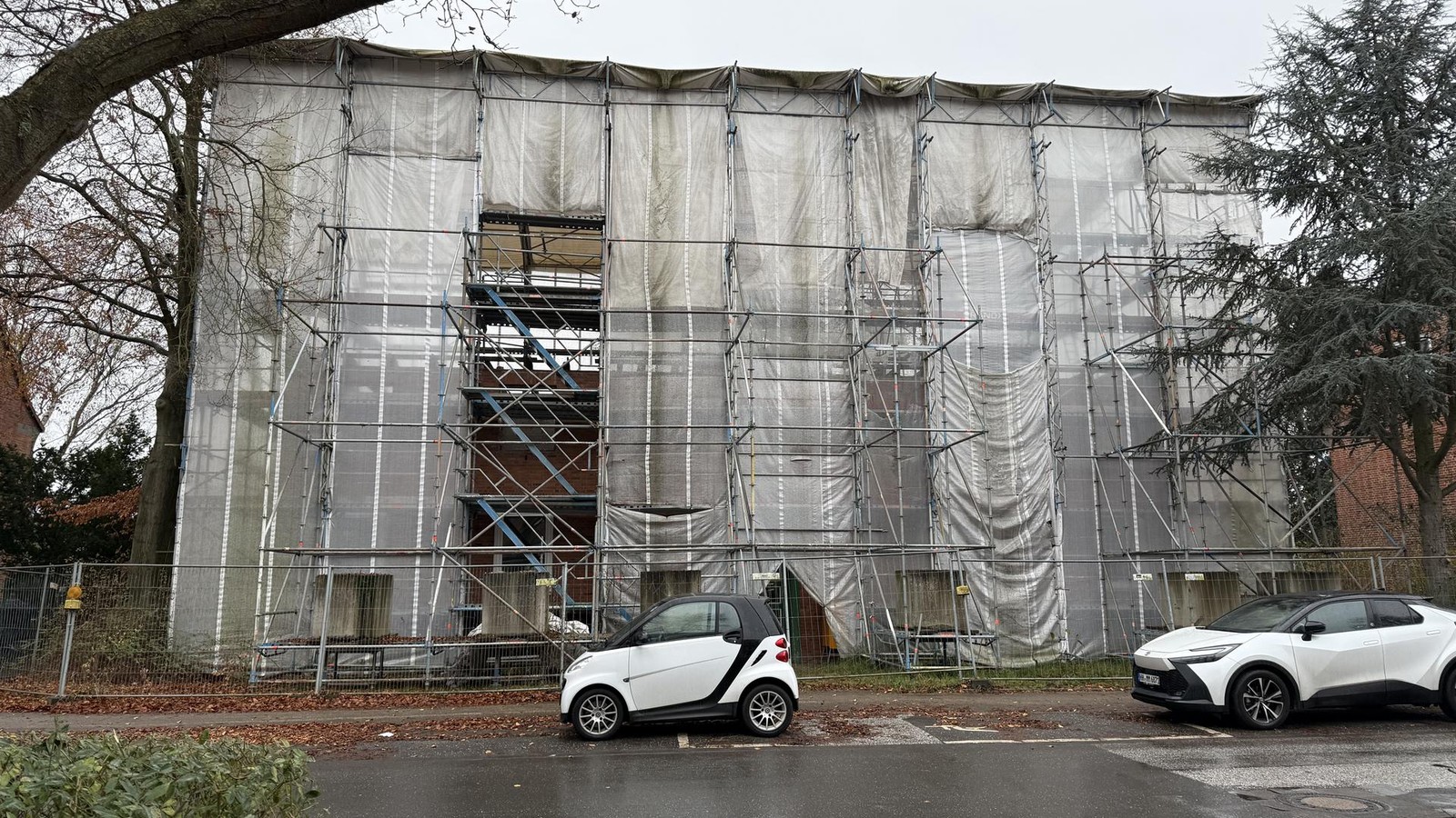 Hamburger-Mehrfamilienhaus-abgebrannt-Warum-Ruine-seit-Jahren-brach-liegt