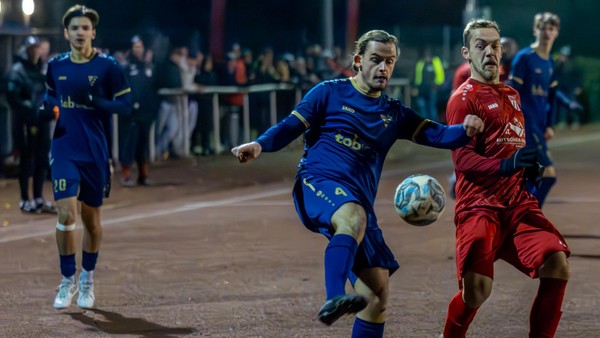 Der FC Neukirchen-Vluyn hat seine Probleme mit kleinen Fußballplätzen