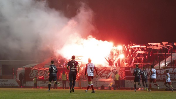 Liveticker: Rückstand trotz Chancen - Sportfreunde Siegen harmlos in Durchgang eins