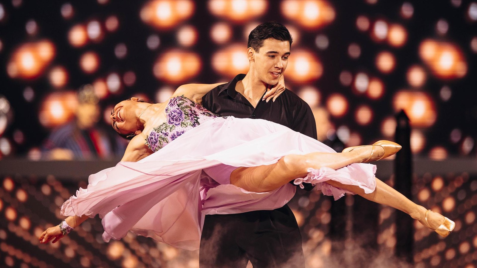 Fotos-Let-s-Dance-verzaubert-in-ausverkaufter-Messehalle-Erfurt