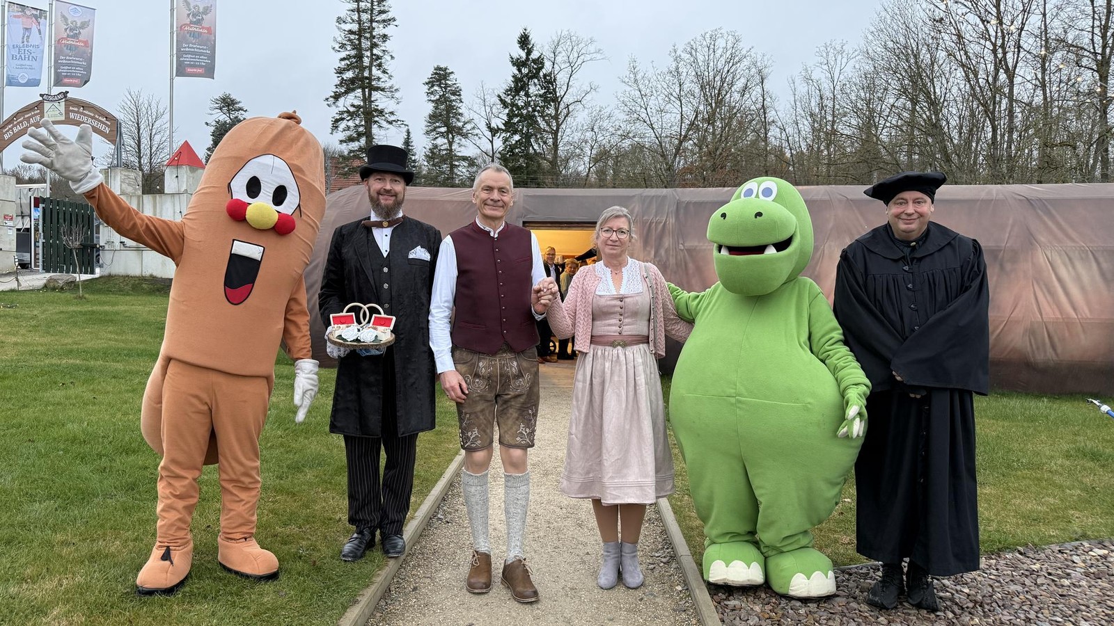 Th-ringens-Bratwurstk-nig-heiratet-im-Bratwurstmuseum-in-M-hlhausen-die-Bilder