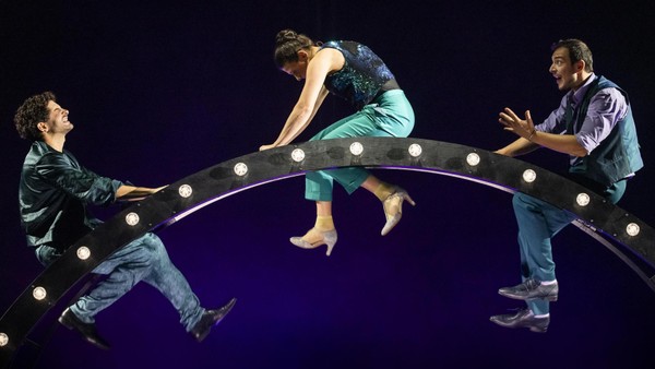 „Amsterdam“ im Schauspielhaus Bochum: Premiere gelingt ein seltenes Kunststück