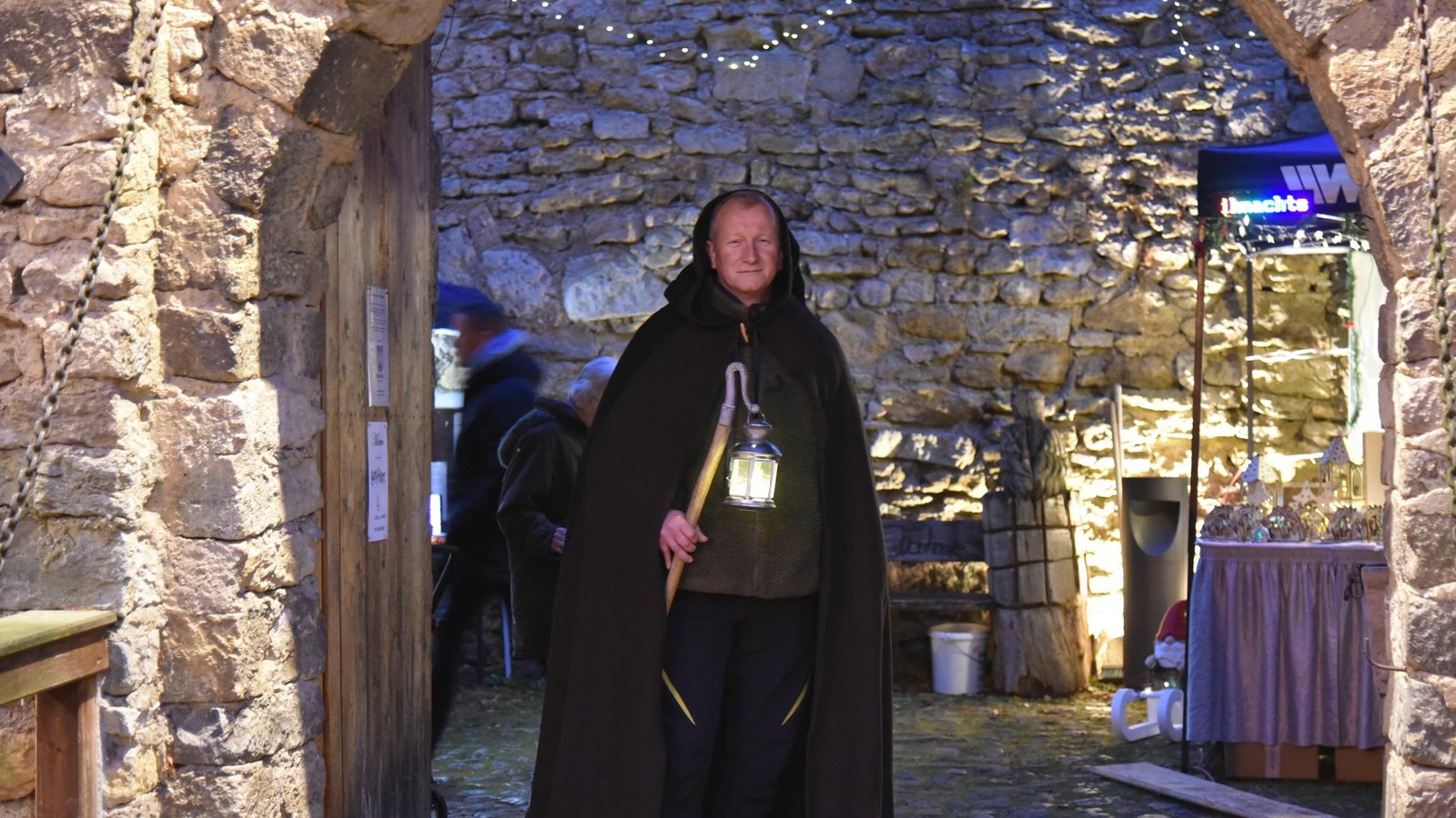 Burgweihnacht-Schk-len-Einzigartige-Wasserburg-wird-zum-weihnachtlichen-Markt