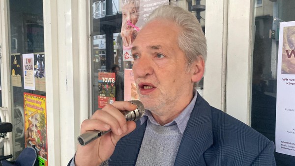 „Junge, komm bald wieder“: Sänger Manni aus Witten lässt die Herzen schmelzen