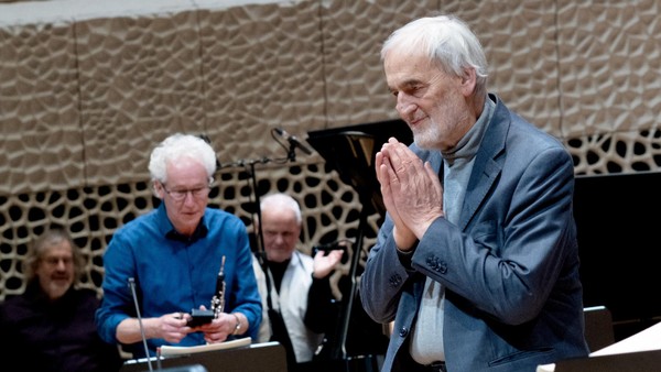 Elbphilharmonie: Was Musik von Lachenmann mit Dubai-Schokolade zu tun hat