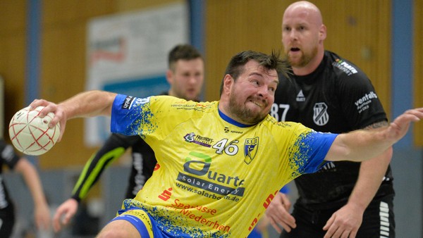 Siebter Feldspieler lässt SV Neukirchen am Ende gegen TuS Lintfort jubeln