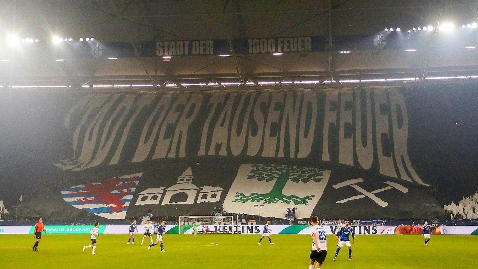 Schalke-Wahnsinn-geht-weiter-Weit-ber-10-000-Fans-fahren-nach-D-sseldorf