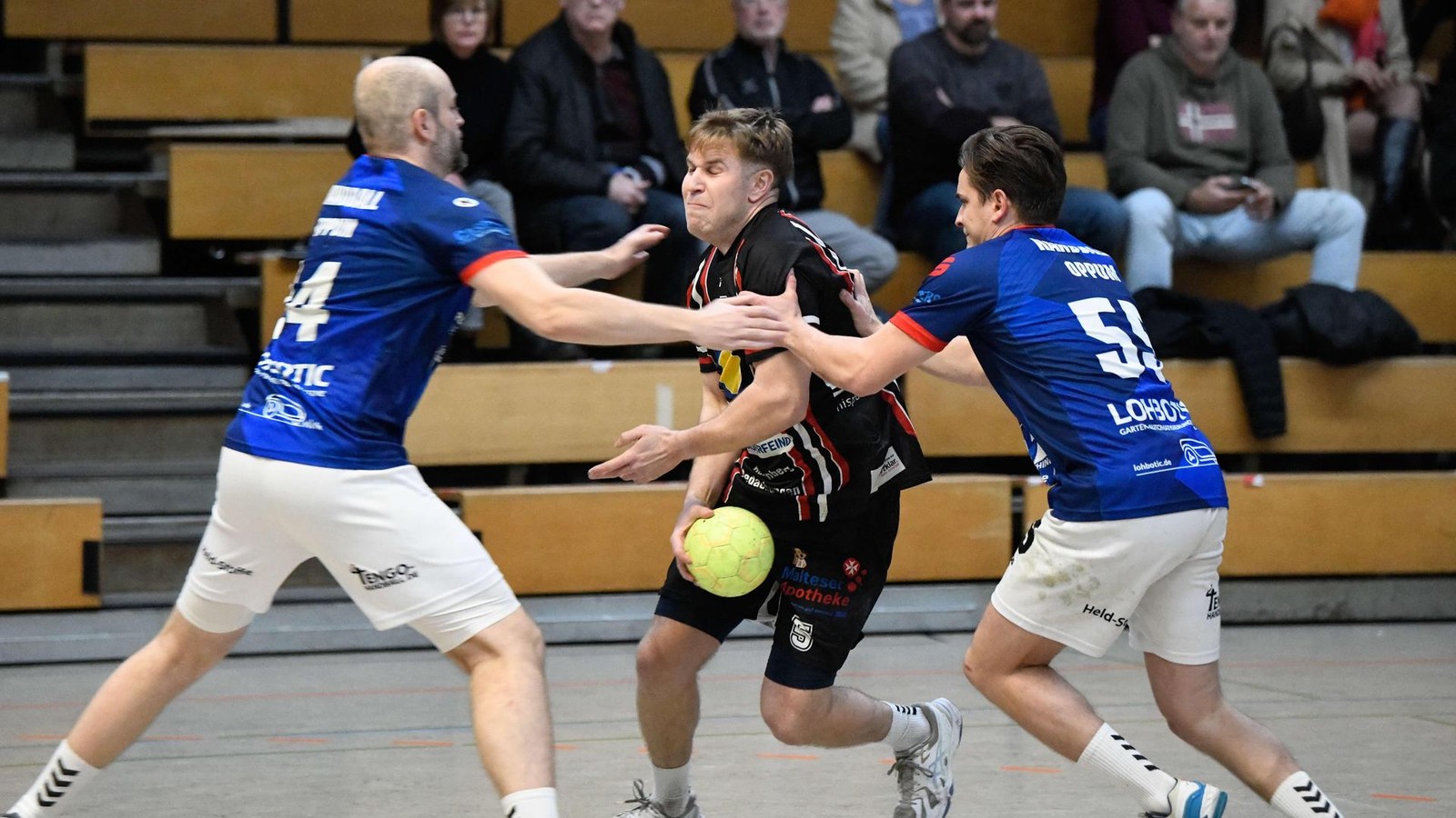 MTV-Rheinwacht-Torwart-des-TV-Oppum-zieht-den-Dinslakenern-den-Zahn