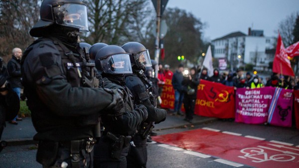 „Ohne die Polizei wäre es in Gießen zu bürgerkriegsähnlichen Zuständen gekommen“