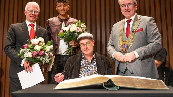 Ruhrpreis in Mülheims Stadthalle vergeben: Feueralarm unterbricht die Verleihung