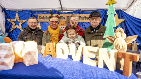Gedränge beim Weihnachtsmarkttag in Essen-Borbeck: Unsere Fotos