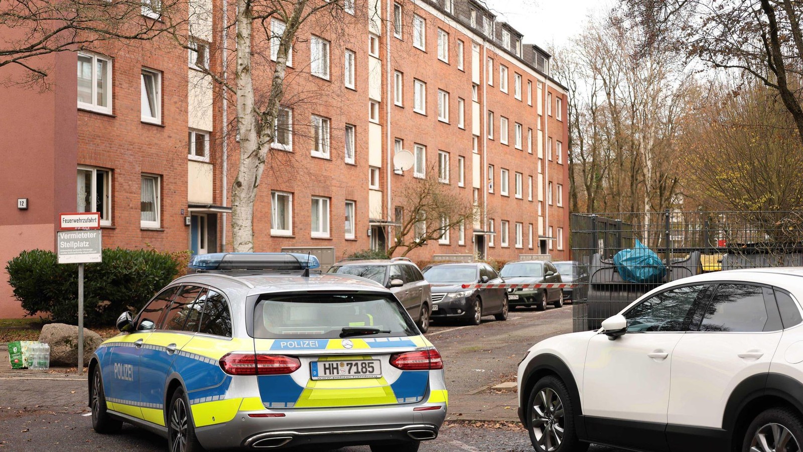 Frau-bedroht-und-verletzt-Verwandten-mit-K-chenmesser