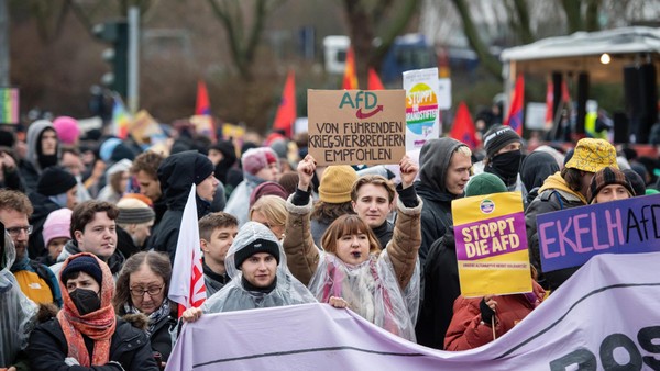 „Gießen hat nicht gebrannt, sondern geleuchtet“ – OB lobt friedliche Proteste
